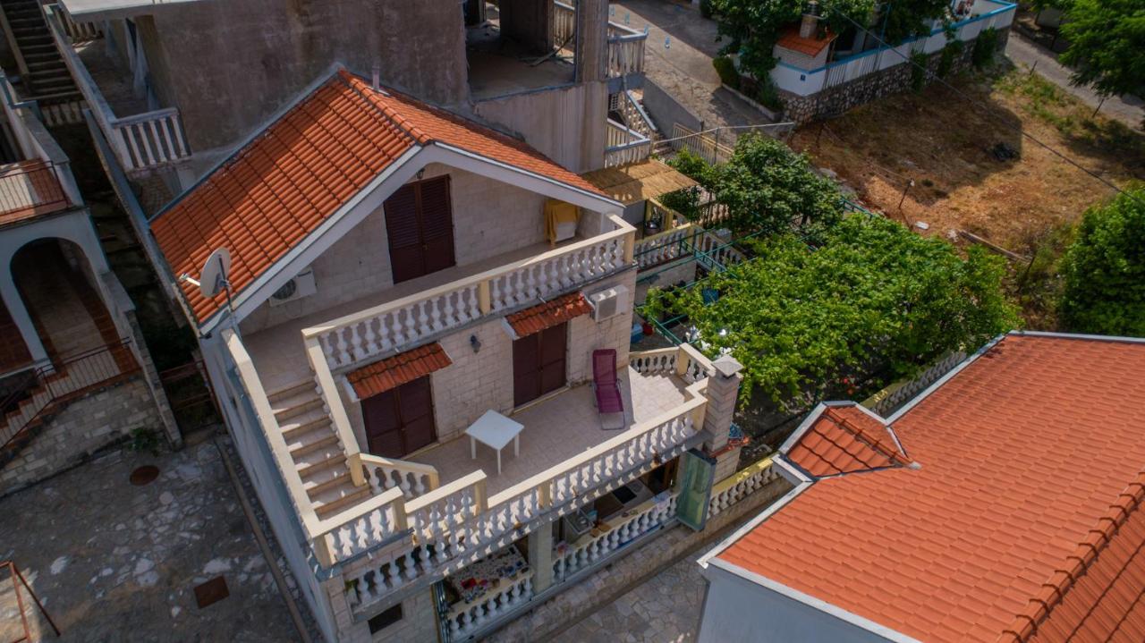 Ari Apartments Красичи Экстерьер фото