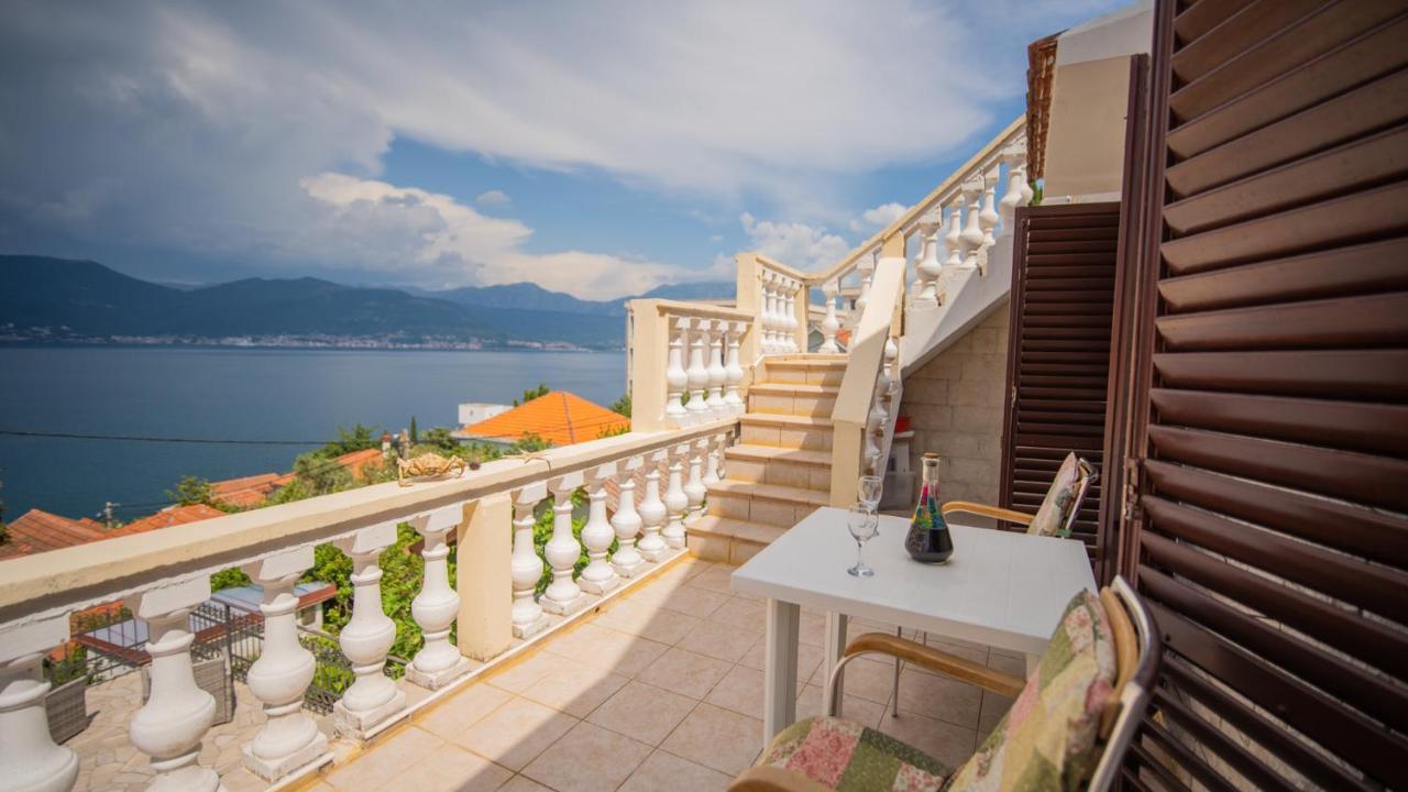 Ari Apartments Красичи Экстерьер фото